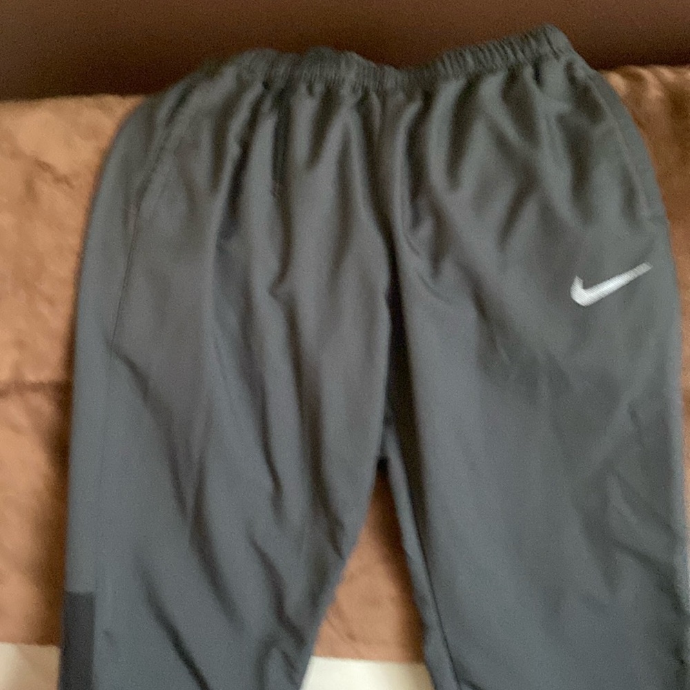 Nike sweat pants. Size large unisex .. excellent condition